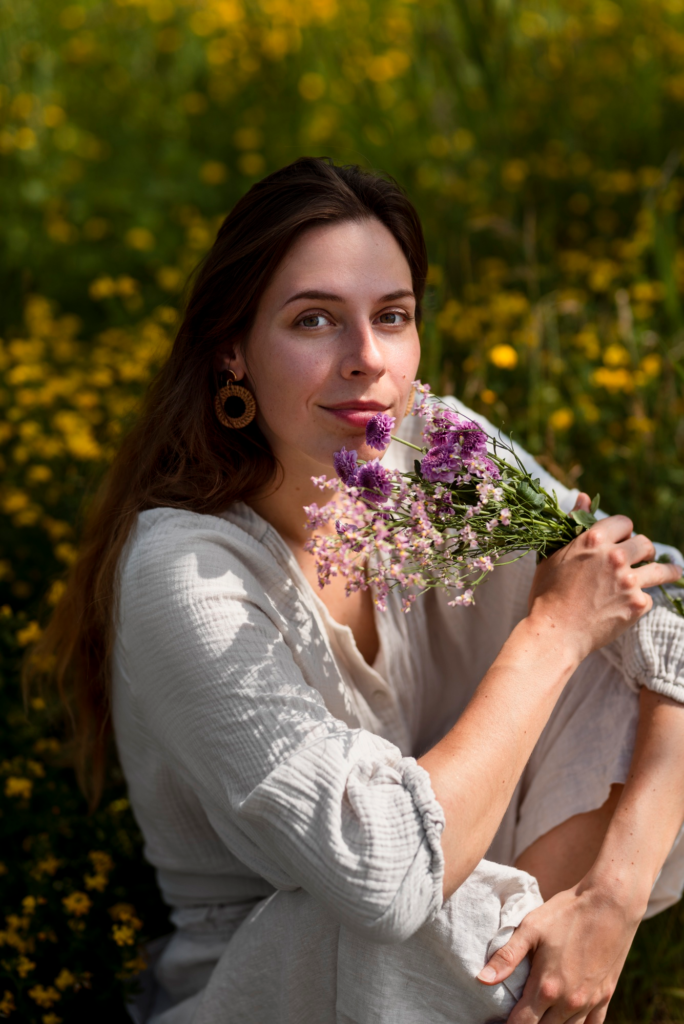 Authentic Unposing: Why Isabelle Bataglin Rejects the “Plastic Portrait”