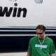Tyga boarding the 1win VIP jet (Source: 1win Press Office) 