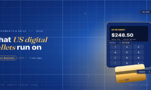 TechBullion Tier 1 editorial featured image for Digital wallet infrastructure in the US: what sits behind Apple Pay, Google Wallet and the next layer of fintechs, with a topic-fitting SVG metaphor and a Fraunces italic gold keyword phrase "US digital wallets" in the headline on the navy gradient editorial composite with two-tier grid and warm gold glow.