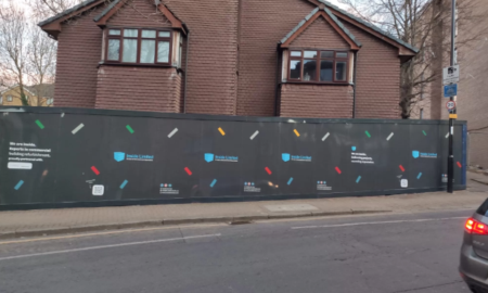 How to Choose the Right Hoarding Boards for Construction