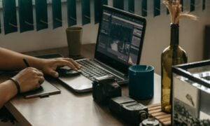 AI Logo Makers