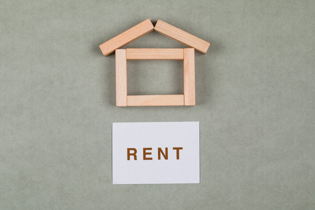 Best rent payment reporting service comparison showing how IdentityIQ helps renters build credit with rent reporting and credit monitoring.