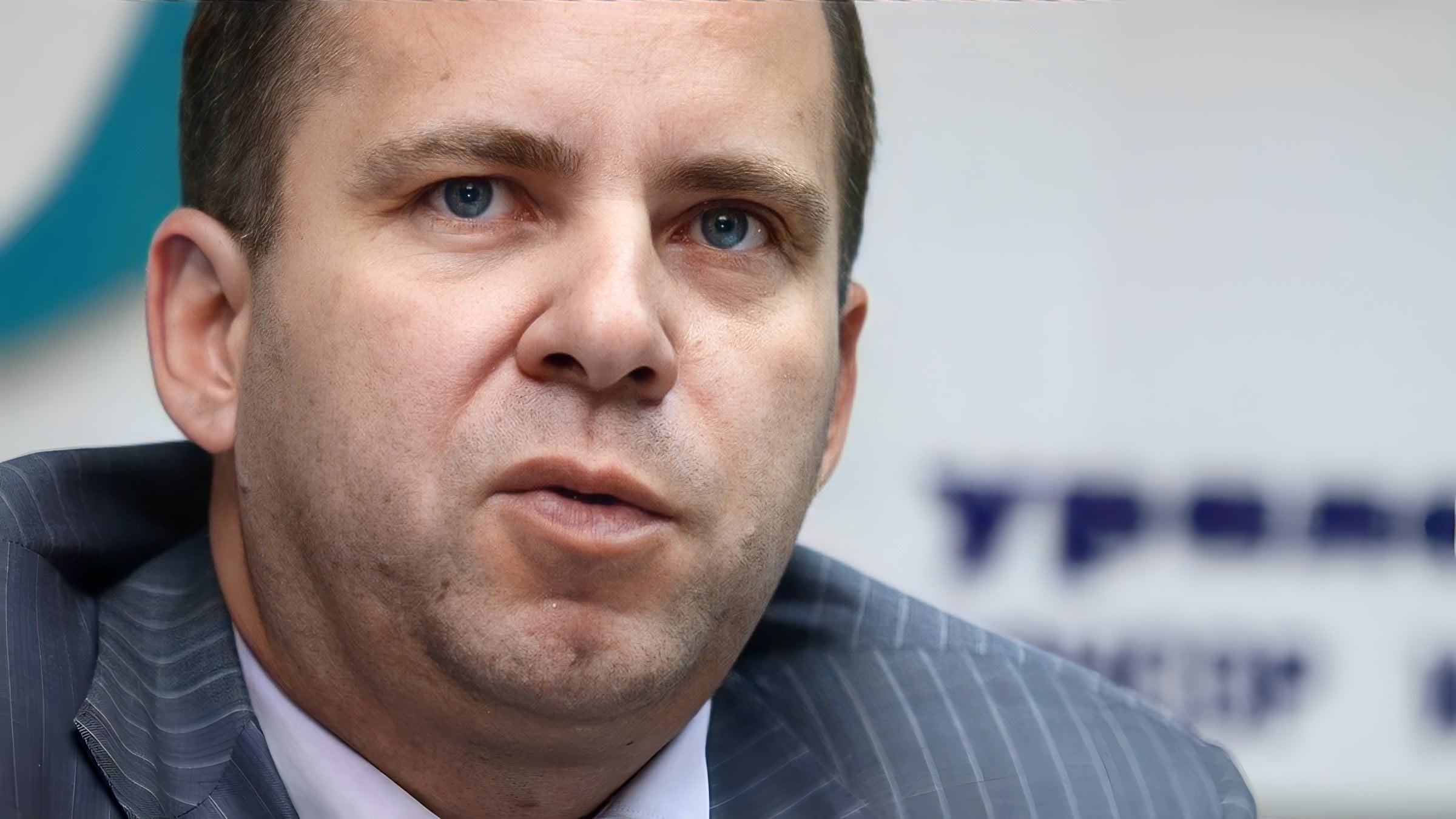 Valery Miroshnikov began his career as a Central Bank inspector