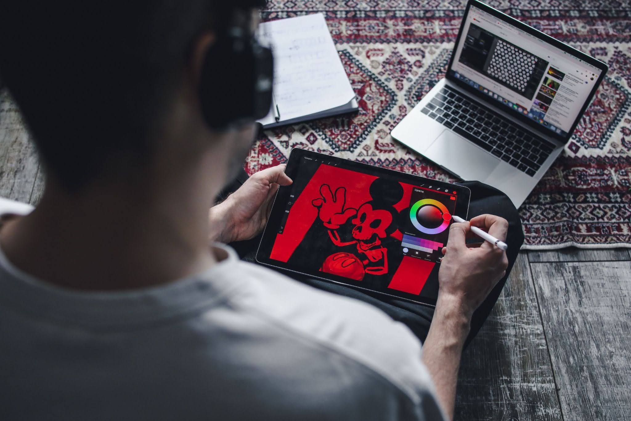 How to Use AI to Design Custom Apparel