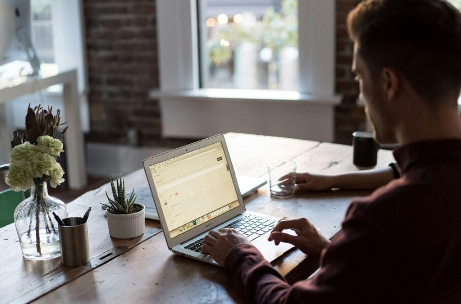AI Meets Online Learning: How Ontario’s Classrooms Are Going Digital