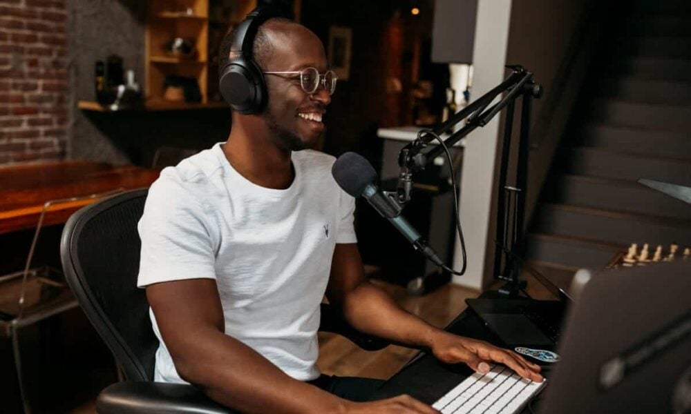 Why Are Podcasters Switching to StudioEditor for Their Entire Audio Workflow?