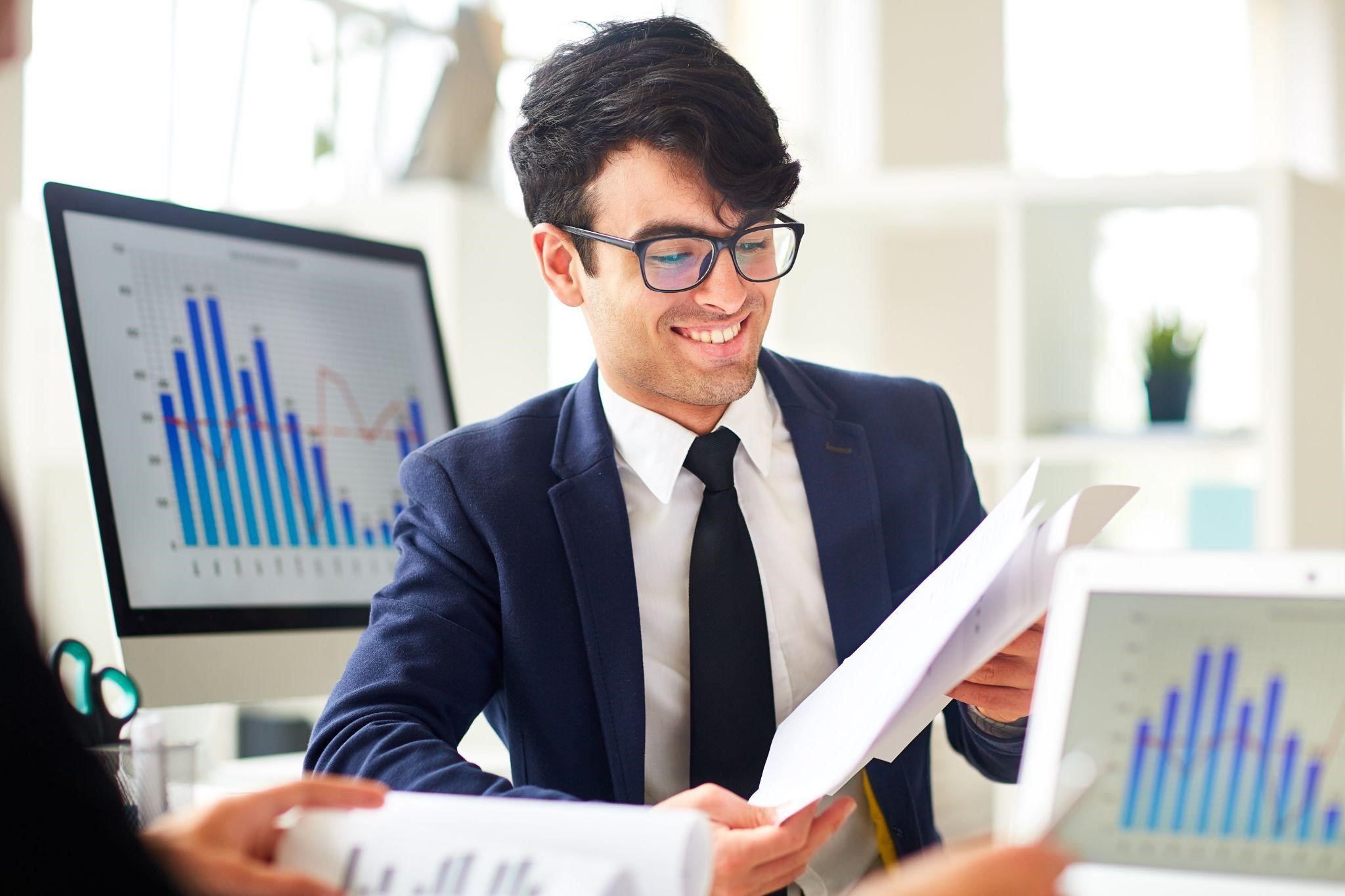 Distinguishing advisors from promoters: A framework for investors