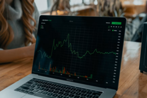 Direct BlockDAG Available at $0.00000017 with $0.03 USDT Buyback Live, While Uniswap Targets $30 & SUI Tests Support