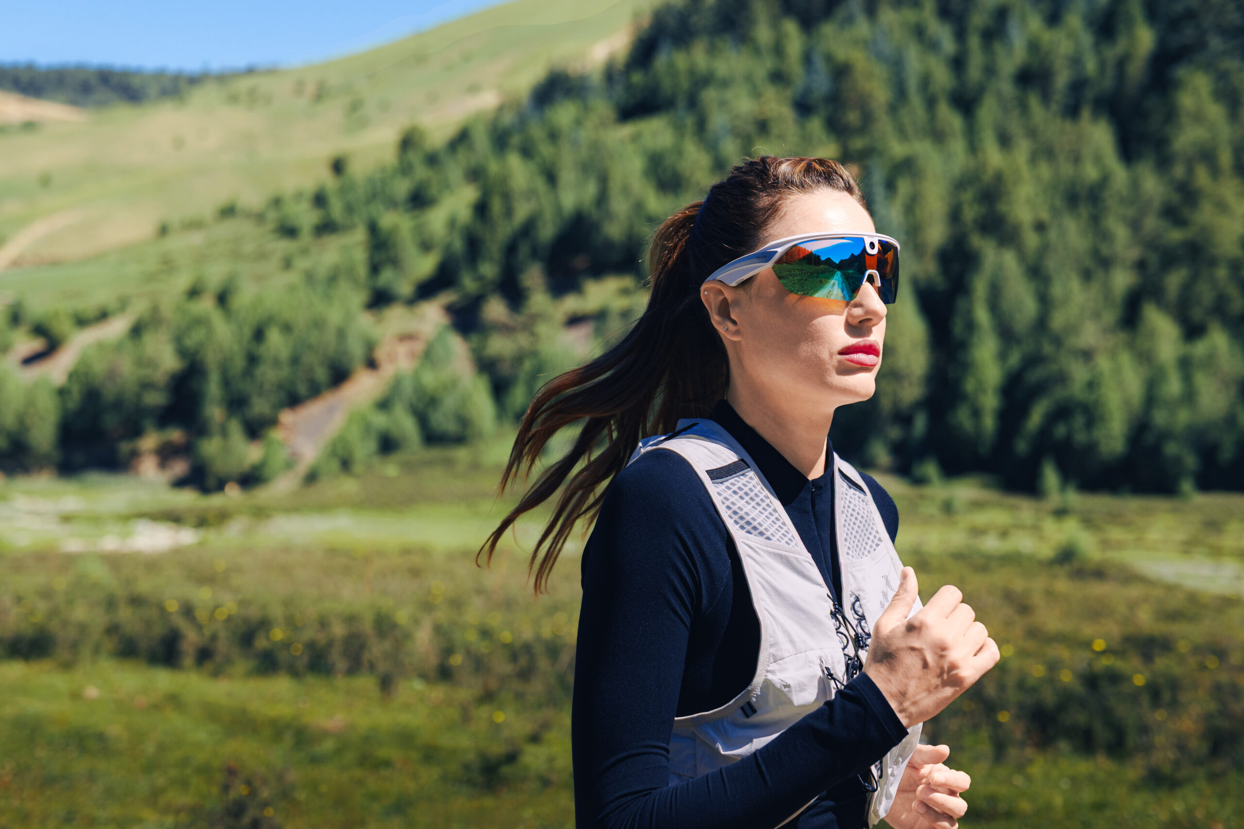 BleeqUp AI sports camera glasses