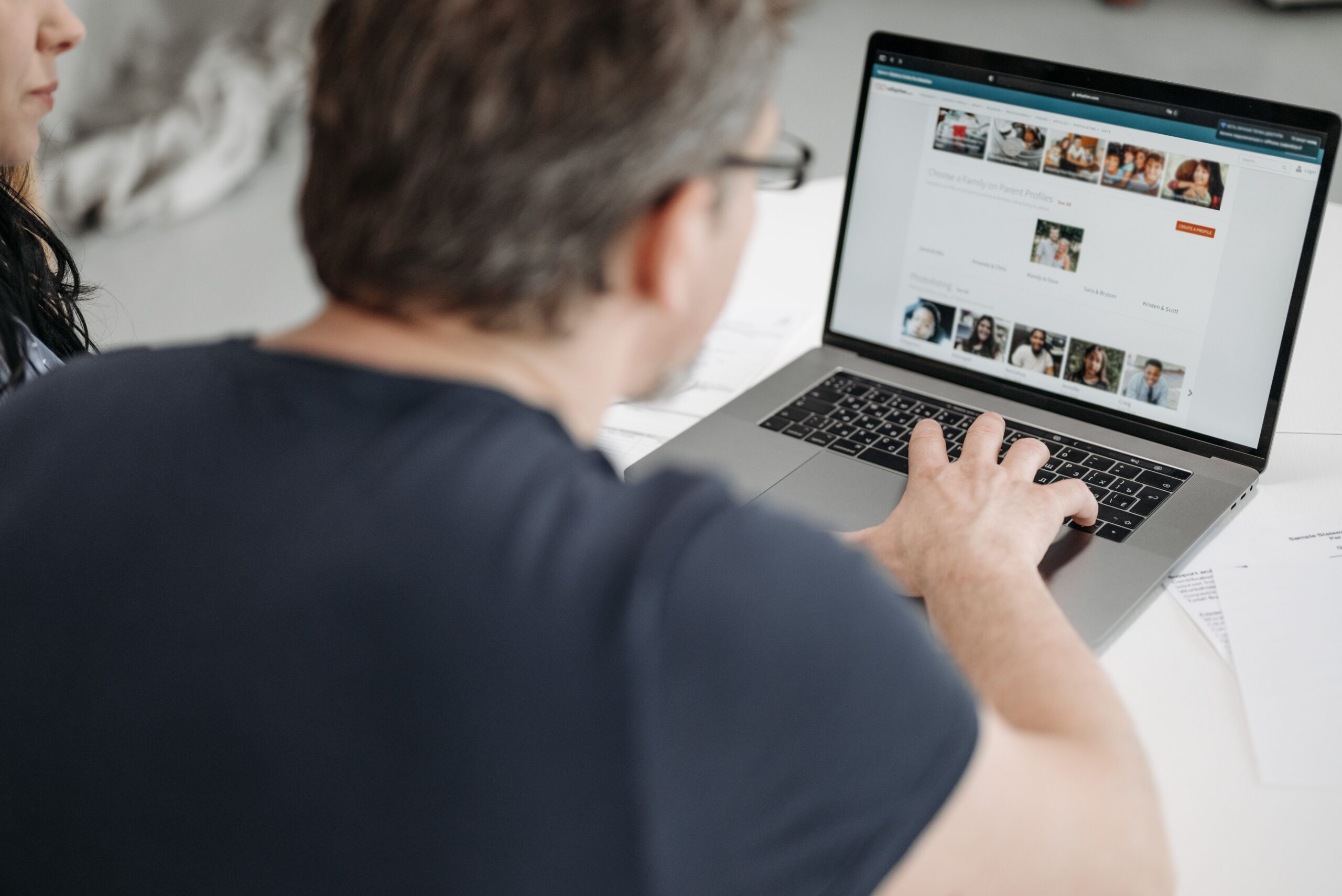 How Journalists Can Vet Experts Faster as Fake Sources Spread