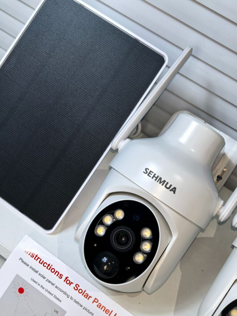 2K wireless outdoor security camera with solar panel and colour night vision