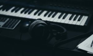 Feature Image Record Deals Should Be Readable