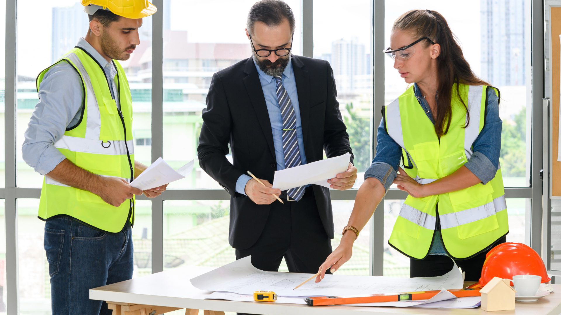 Leach-Construction-Navigate-the-Maze-What-Every-Homeowner-Should-Know-About-Home-Improvement-Contractors-When-You-Might-Need-More-Than-a-Contractor